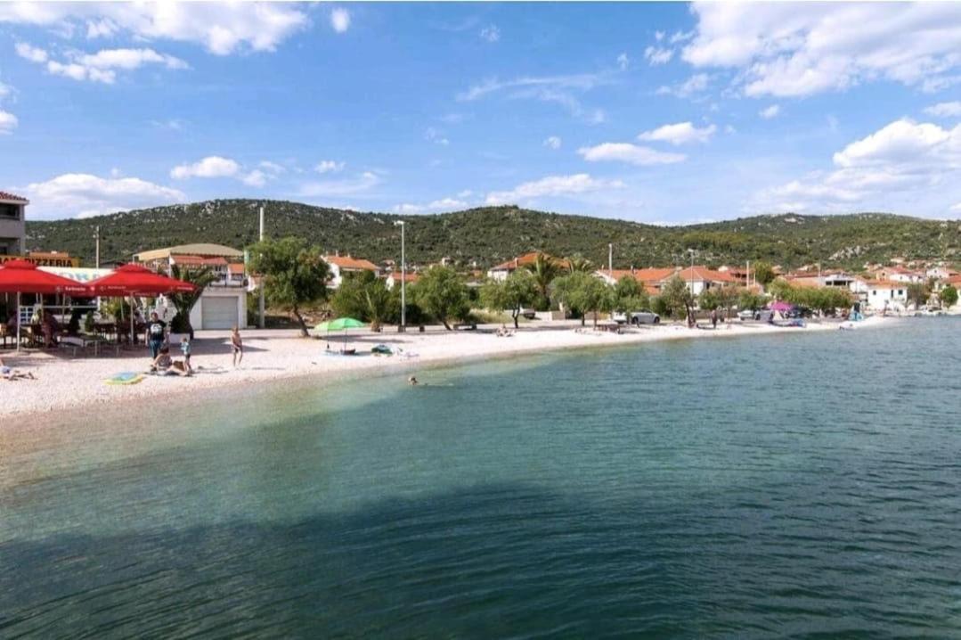 Apartment Del Mar Vinišće エクステリア 写真