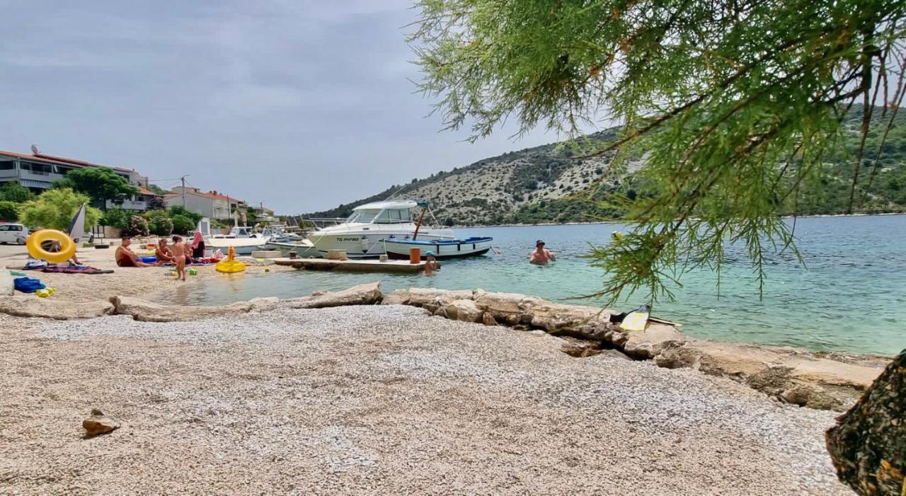 Apartment Del Mar Vinišće エクステリア 写真